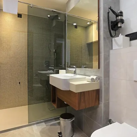 With A Swimming Pool - 18489 Pensionat 4*