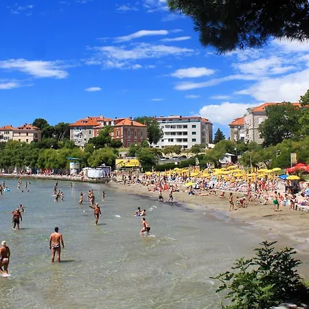 With A Swimming Pool - 18489 Gæstehus Split